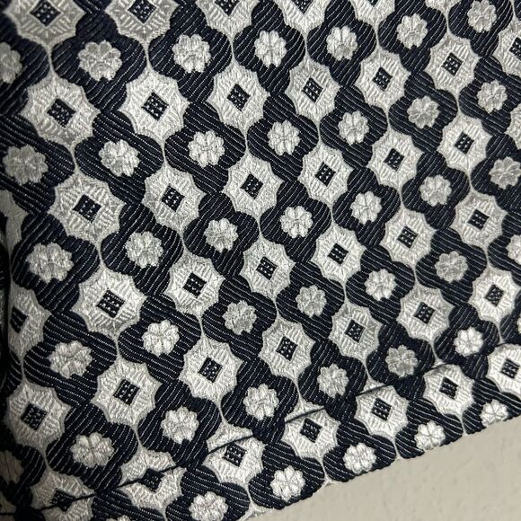 Loft Geometric Print Flat Front Shorts Size 8 - Picture 9 of 13